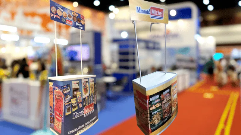 Kiosk Stands Servicios adicionales mobiliario sillas displays